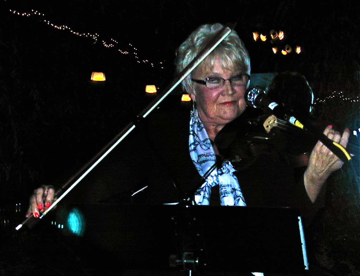 Open Mic Photo 17